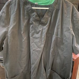 New black scrubs set no tags! Pictures do not do them justice